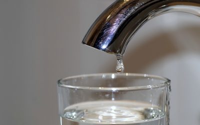 Razones para beber agua osmotizada