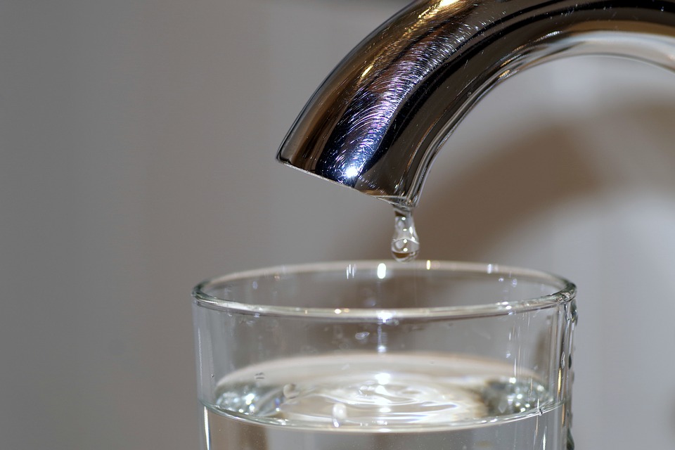 Razones para beber agua osmotizada